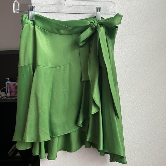 Short high-waist wrap skirt - Picture 2 of 2